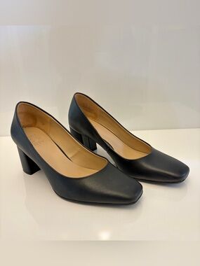 Naturalizer Classic Black Leather Block Heel Pumps